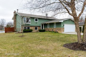 33061 N Cove Rd., Grayslake, IL 60030