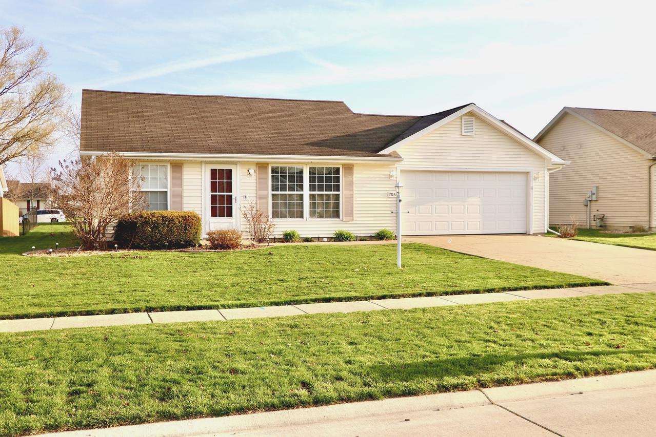 704 Bluestem Dr., St. Joseph, IL 61873