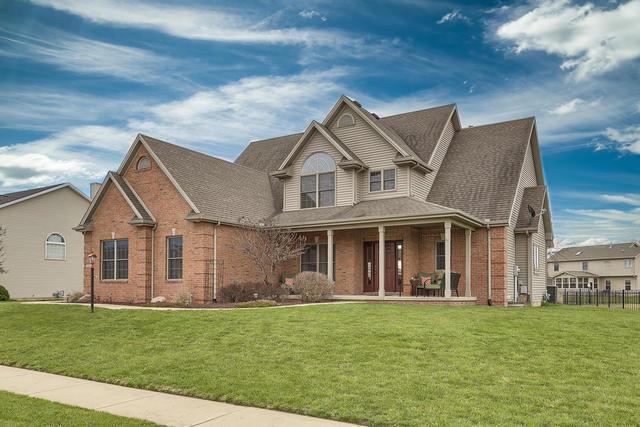 1602 Beaver Lake Dr., Mahomet, IL 61853