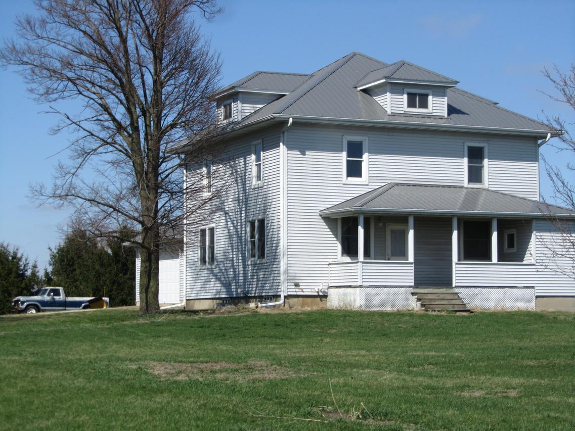 613 N 36th Rd., Utica, IL 61373