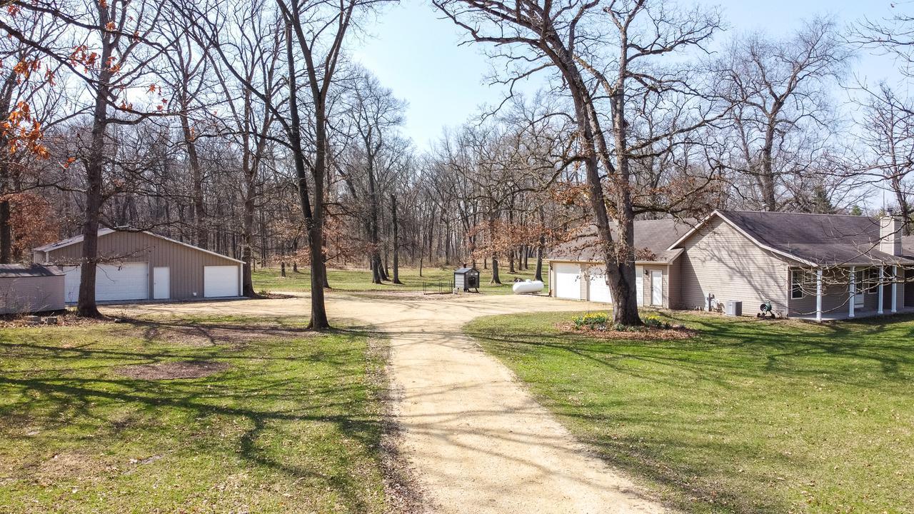 4807 N Wendorf Rd., Monroe Center, IL 61052