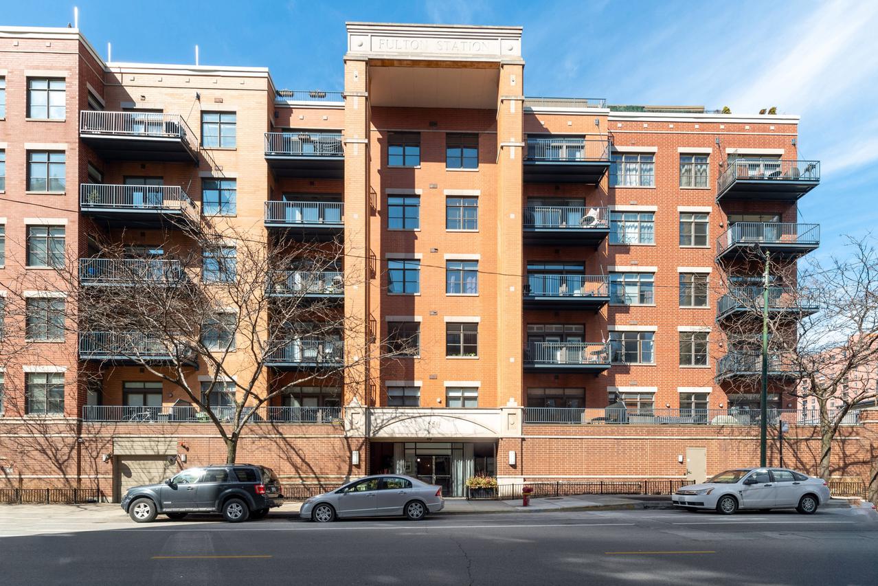 550 W Fulton St. #306, Chicago, IL 60661