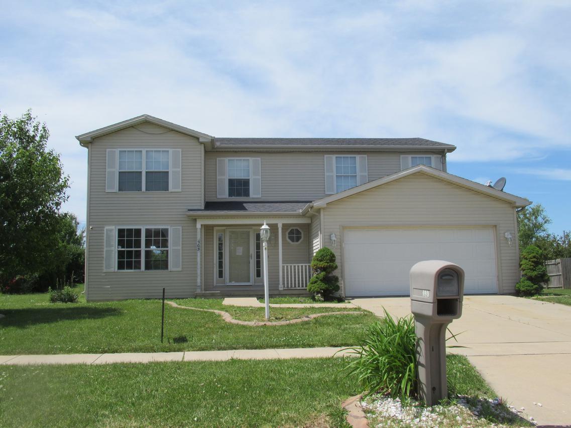 905 Bergamot St., Savoy, IL 61874
