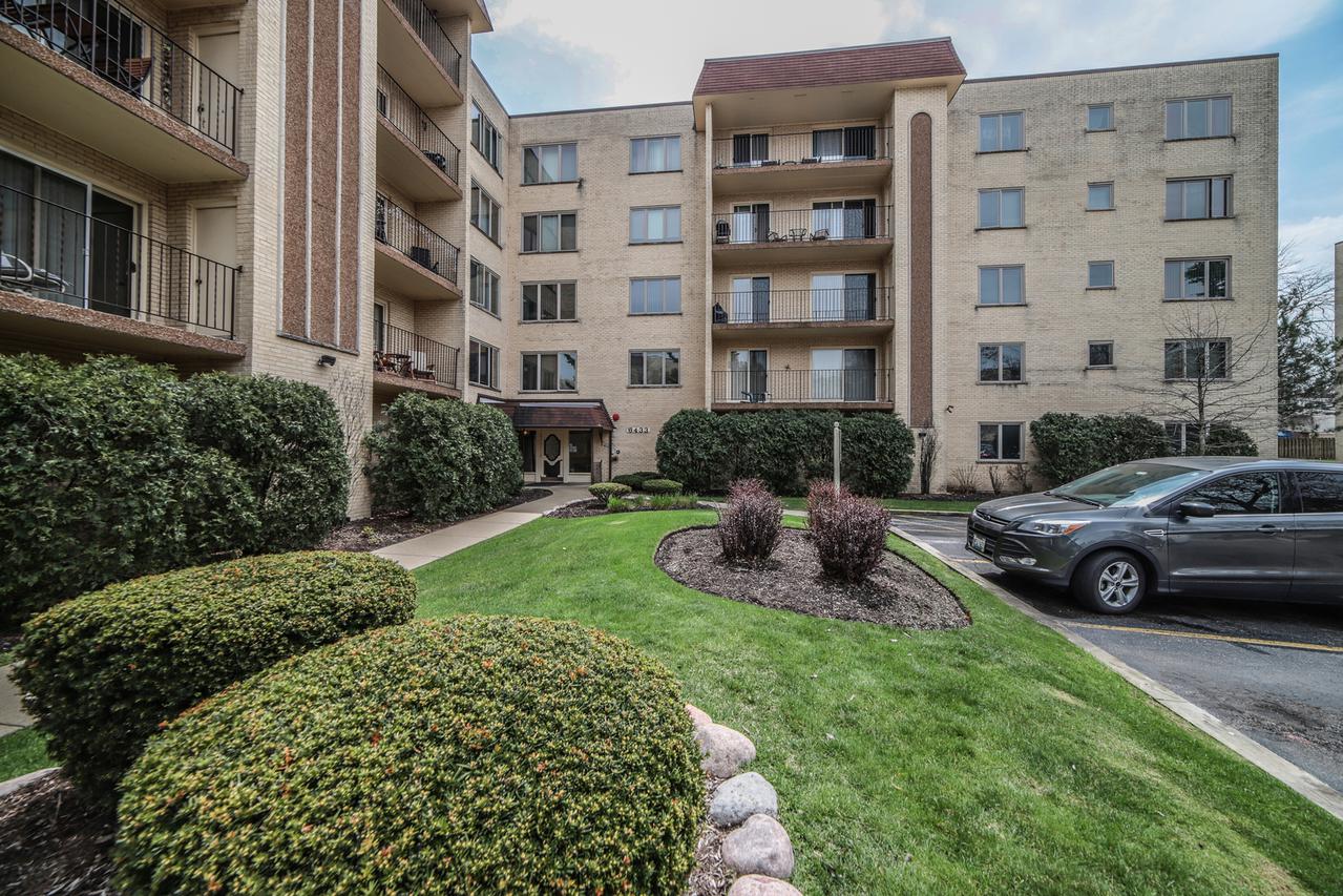 6433 W Belle Plaine Ave. #505, Chicago, IL 60634