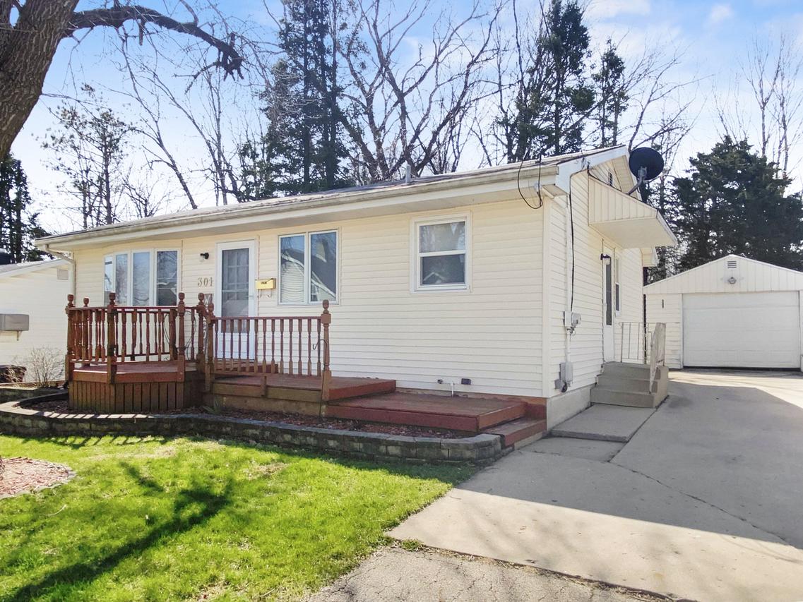 301 E Pershing St., Freeport, IL 61032