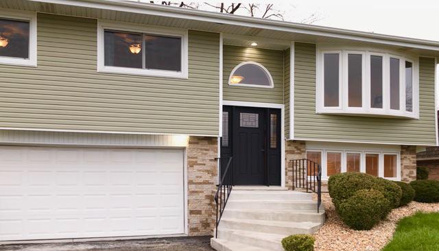 10563 S Sun Valley Ct., Palos Hills, IL 60465