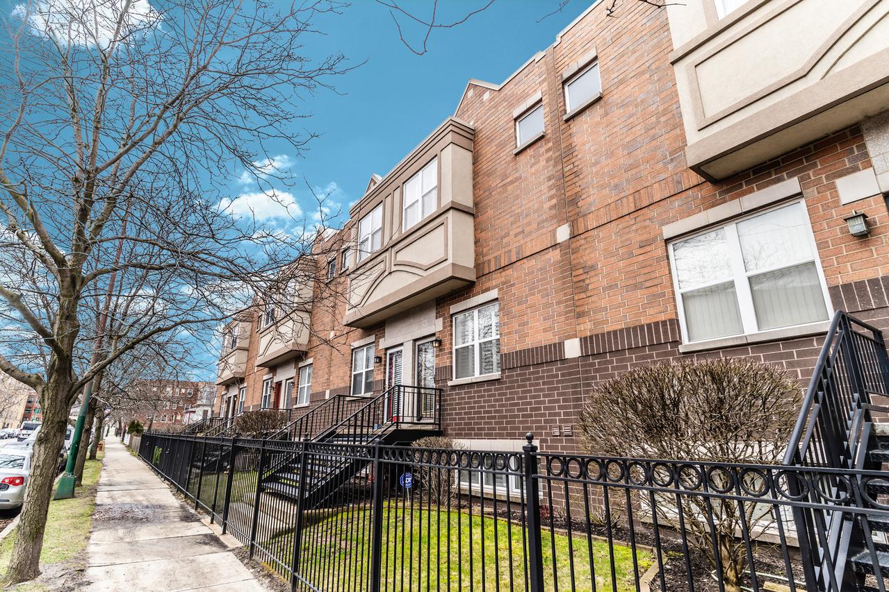 7264 N Rogers Ave., Chicago, IL 60645