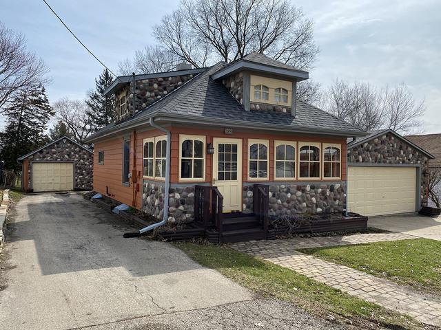 1727 S Oak Ave., Freeport, IL 61032