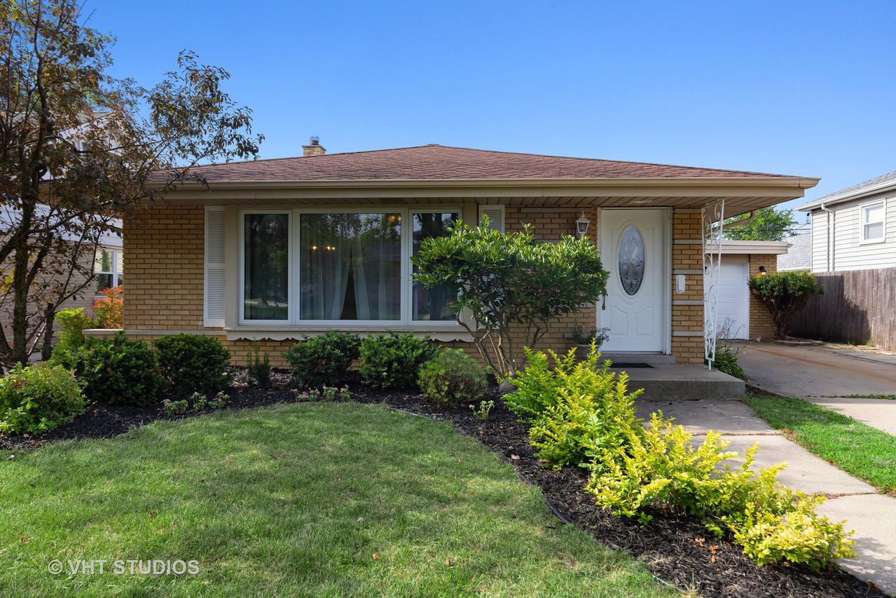 4833 W 105th St., Oak Lawn, IL 60453