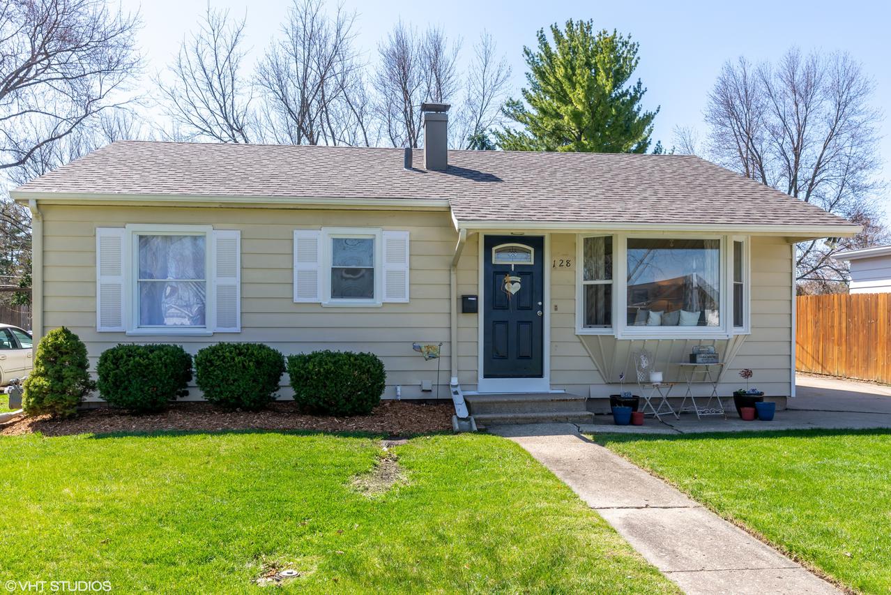 128 River Dr., Dekalb, IL 60115