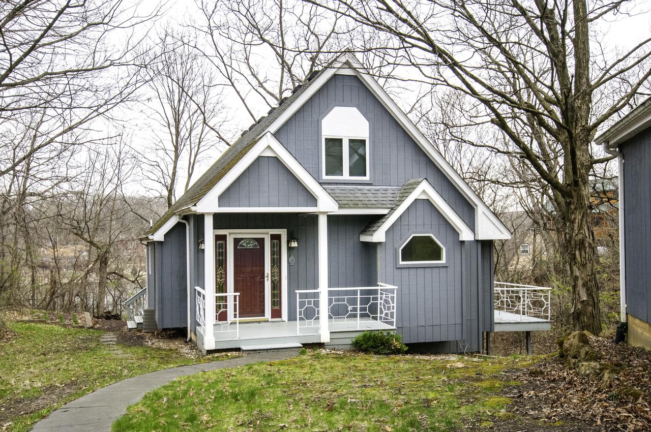 30 Magnolia Dr., Putnam, IL 61560