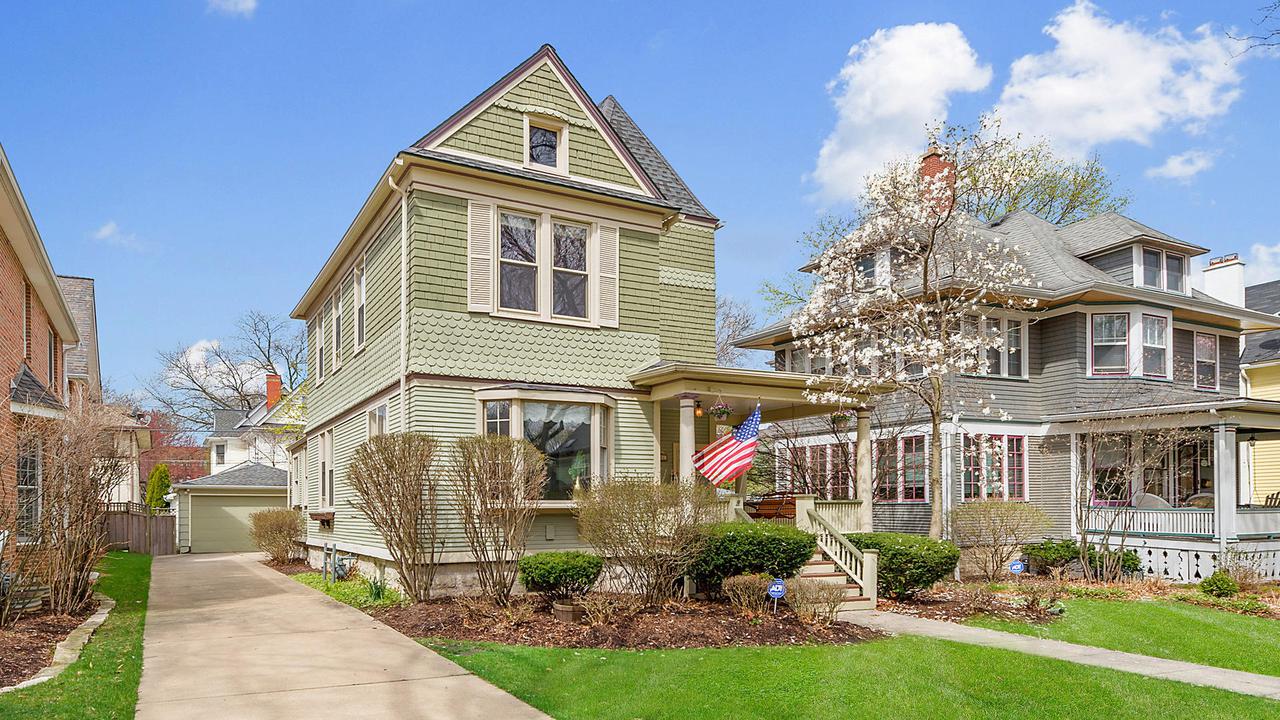 116 S Waiola Ave., La Grange, IL 60525