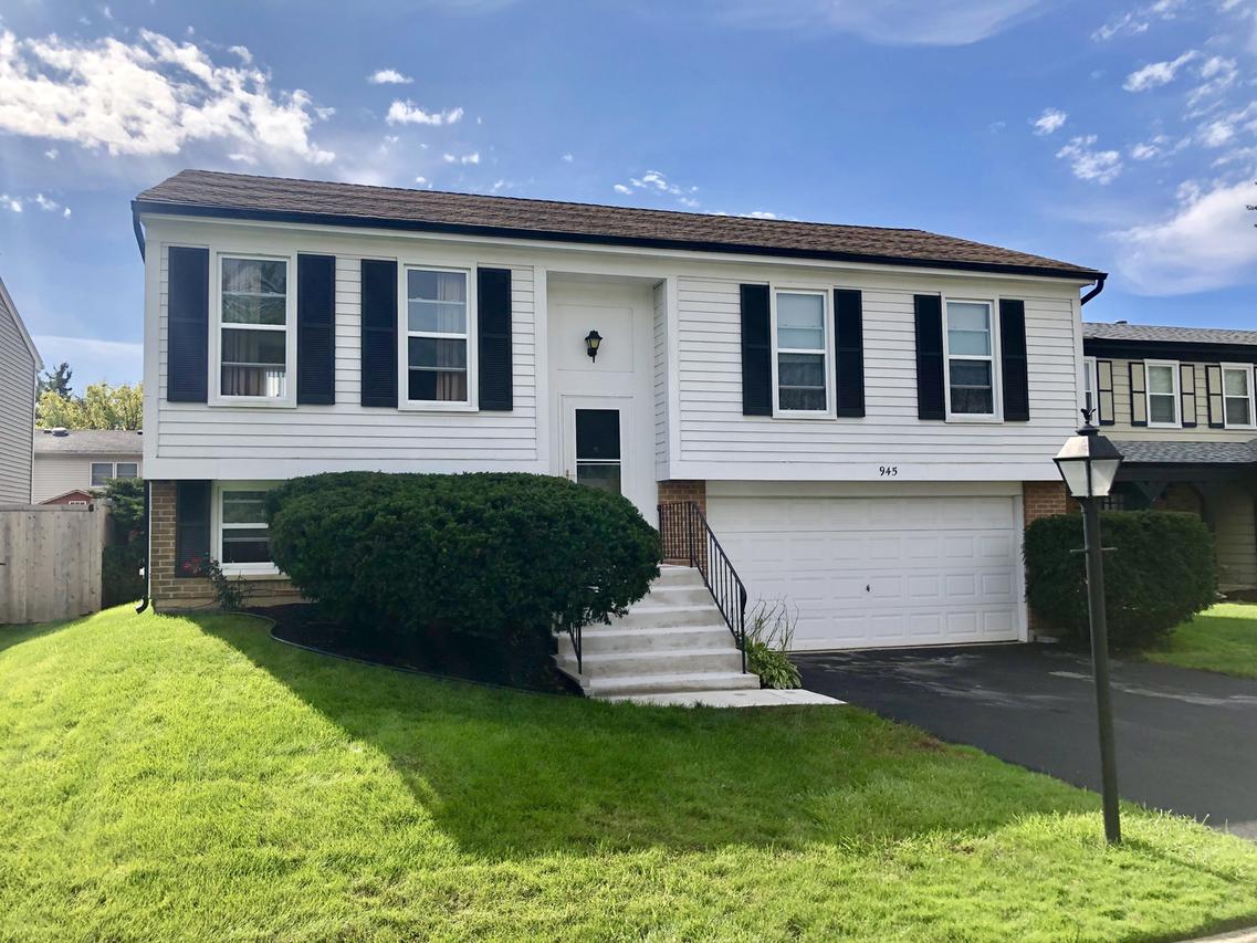 945 W Bryn Mawr Ave., Roselle, IL 60172