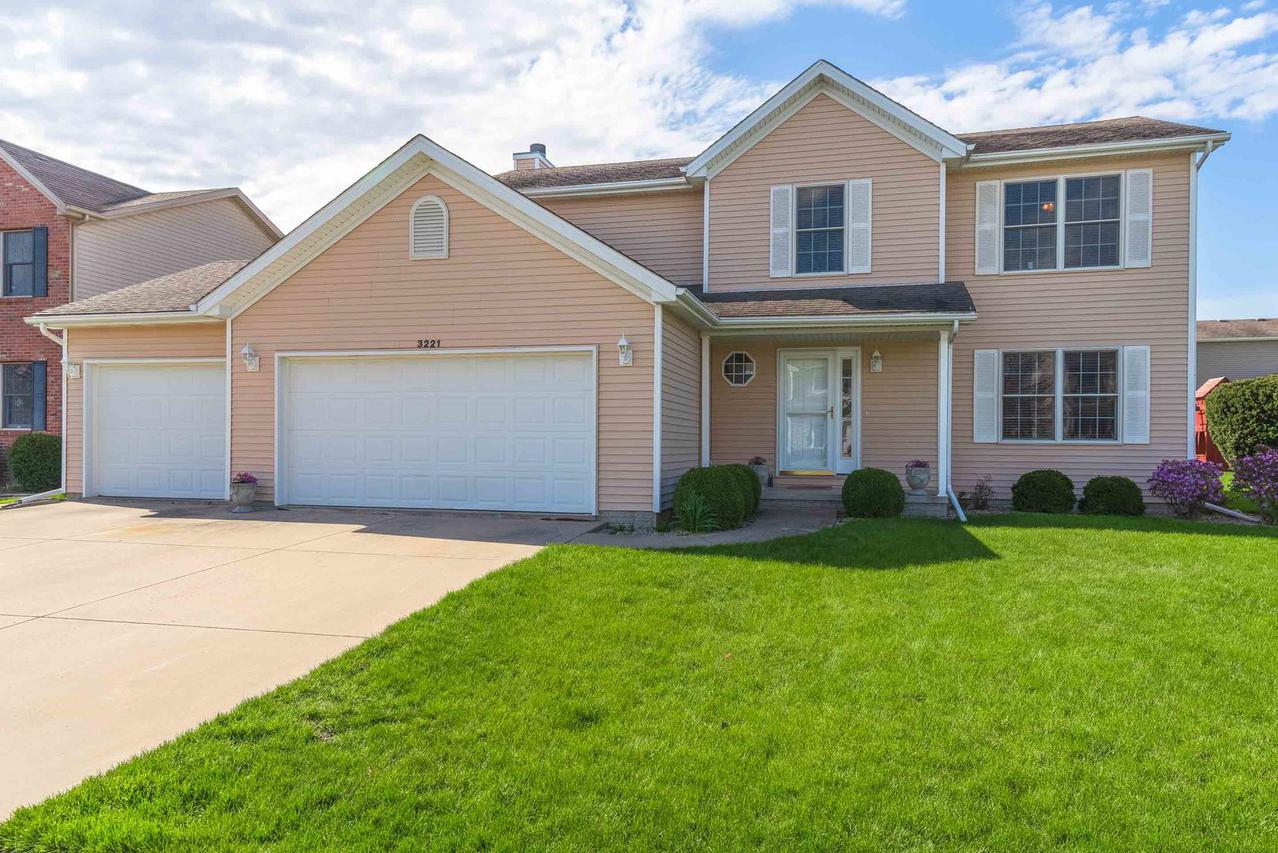 3221 Butterfly Dr., Normal, IL 61761