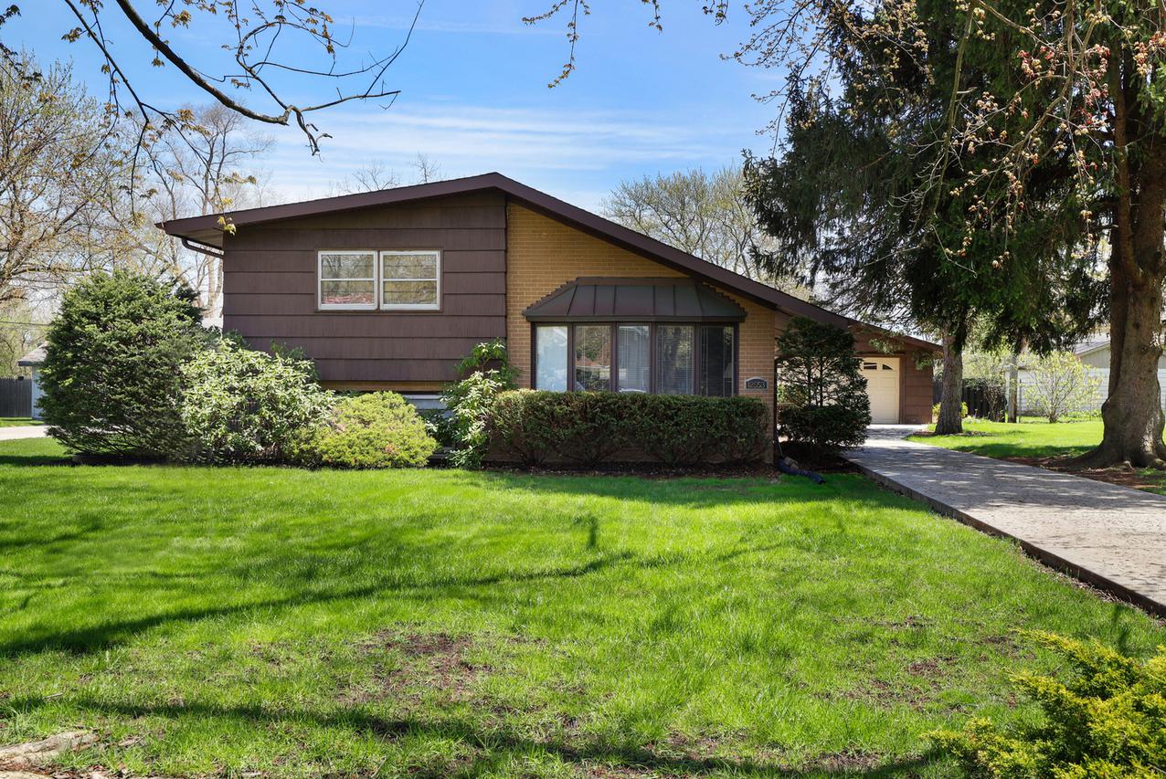 12553 S Parkside Ave., Palos Heights, IL 60463