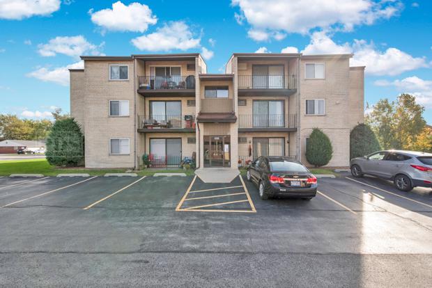 9865 Cordoba Ct. #2B, Orland Park, IL 60462