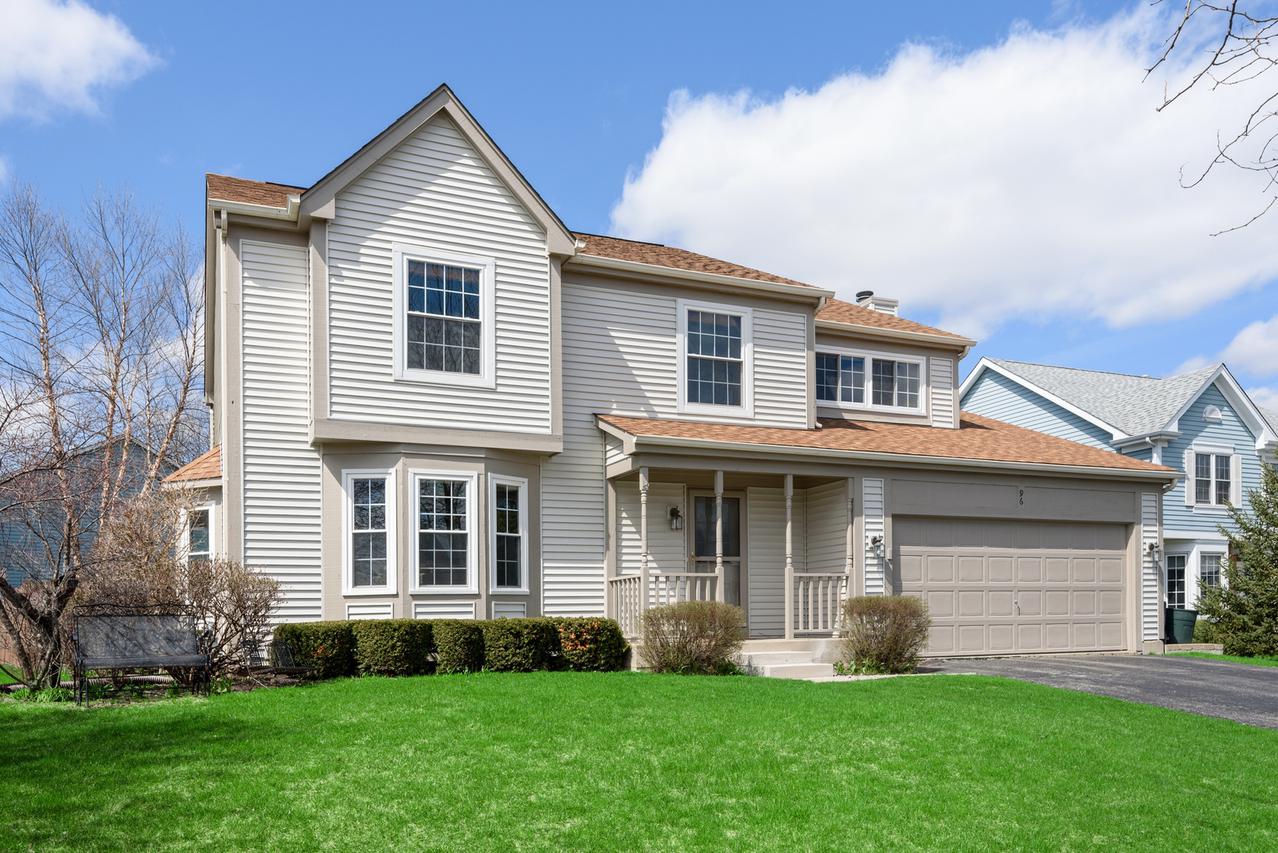 96 Alexandra Ct., Mundelein, IL 60060