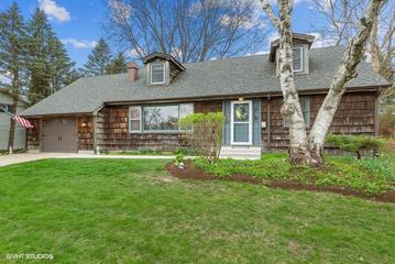 1131 Loren Dr., Dekalb, IL 60115