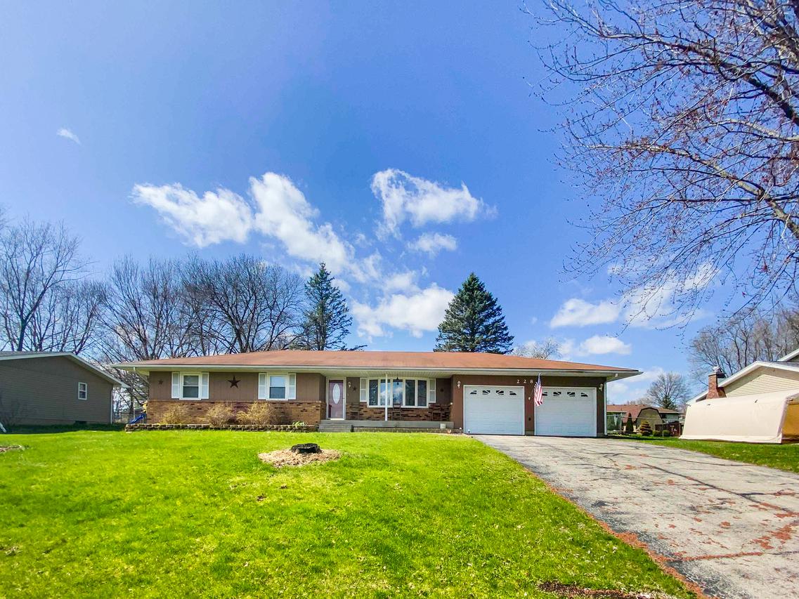 2280 Mallard Dr., Freeport, IL 61032
