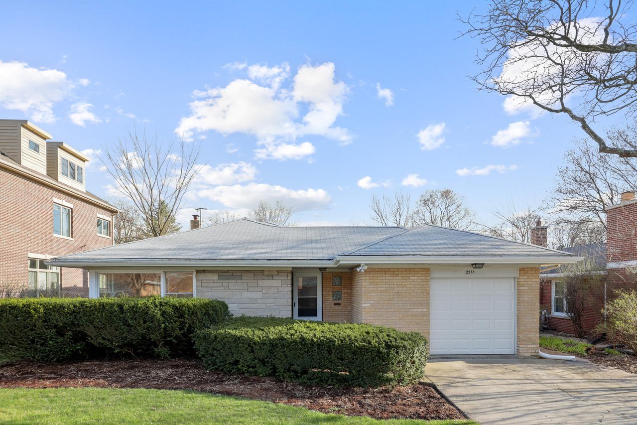 2711 Hawthorn Ln., Wilmette, IL 60091