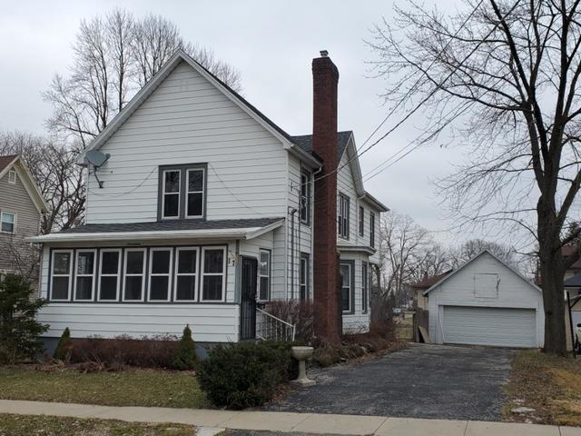 17 N Foley Ave., Freeport, IL 61032