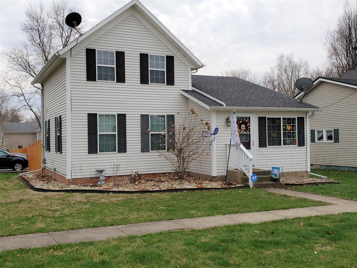 105 W Farnham St., Sheffield, IL 61361