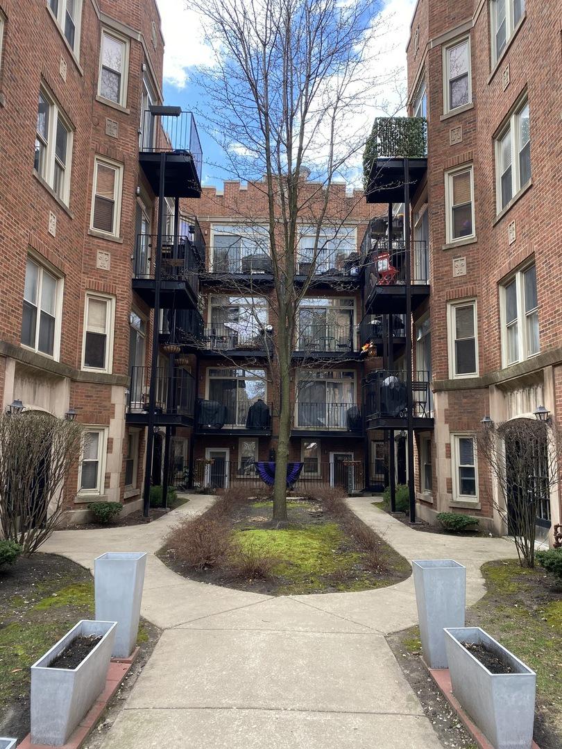 1647 W Pratt Blvd. #2B, Chicago, IL 60626