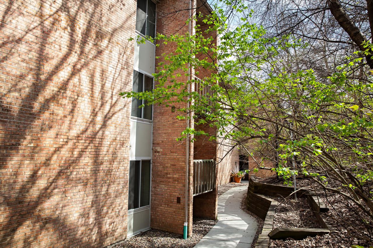 5900 Forest View Rd. #3B, Lisle, IL 60532