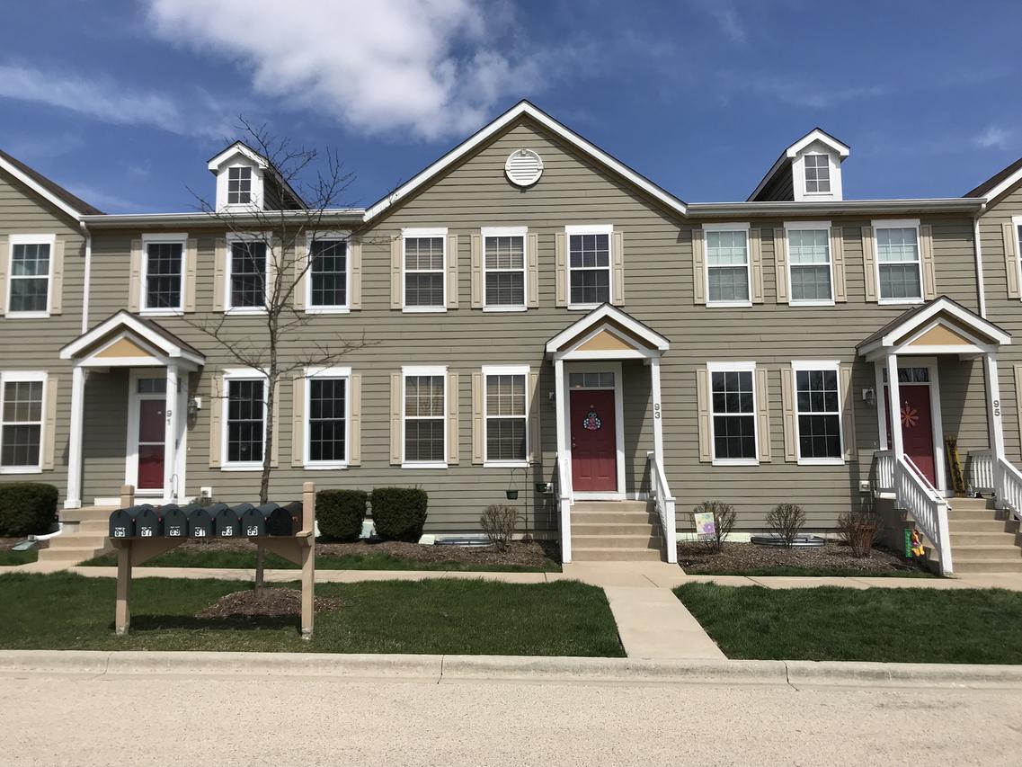 93 E Robinson Ave., Cortland, IL 60112