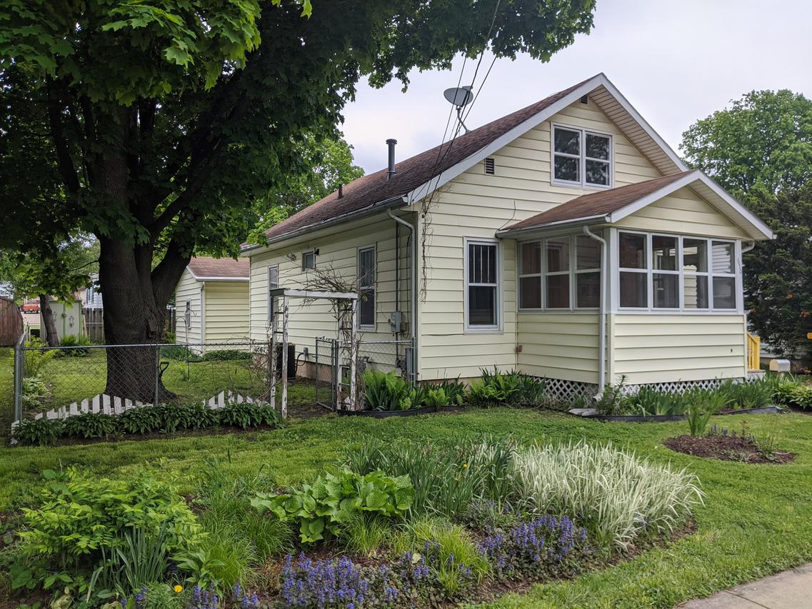 650 W Chestnut St., Freeport, IL 61032