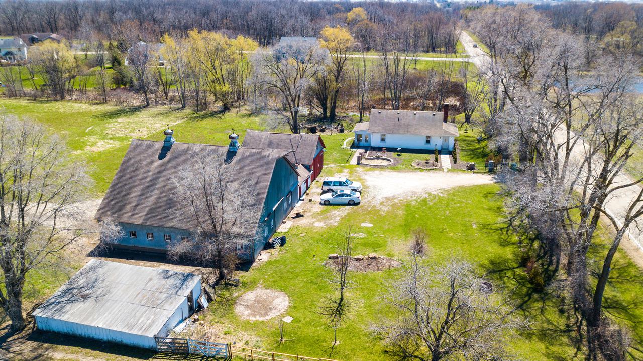 33144 Five Points Rd., Kingston, IL 60145