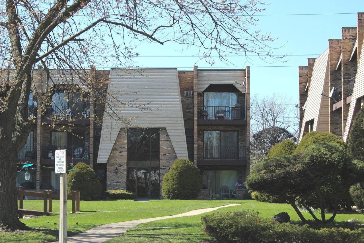 7306 Blackstone Ave. #2, Justice, IL 60458