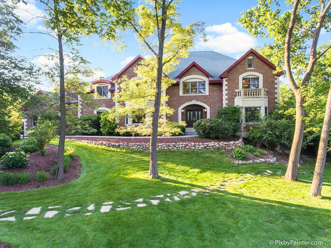 185 Deer Grove Ln., Barrington, IL 60010