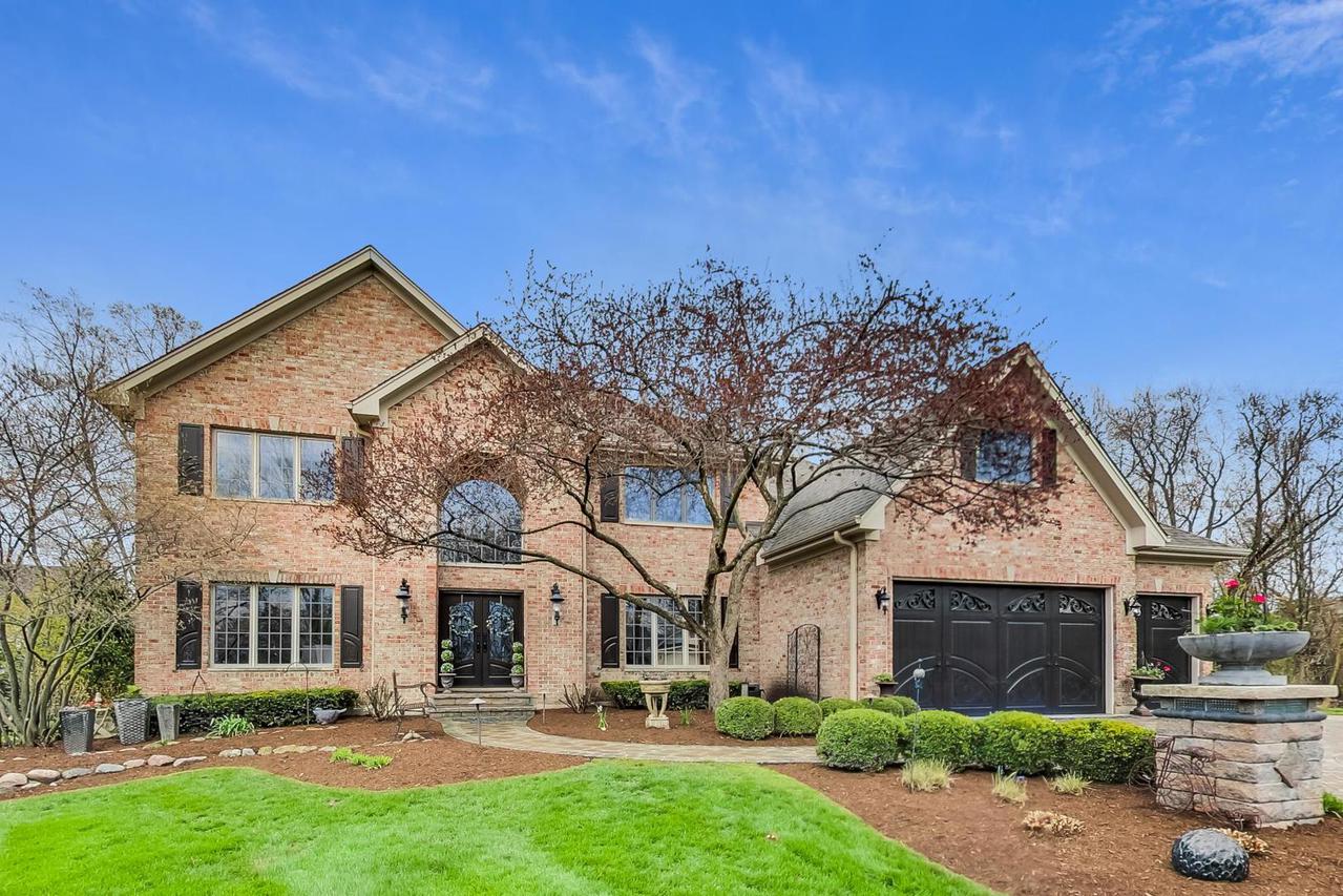 2507 Dunham Woods Ct., St. Charles, IL 60174