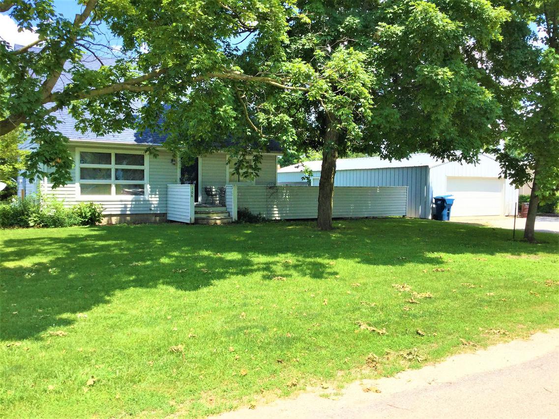 106 S Center St., Sadorus, IL 61872