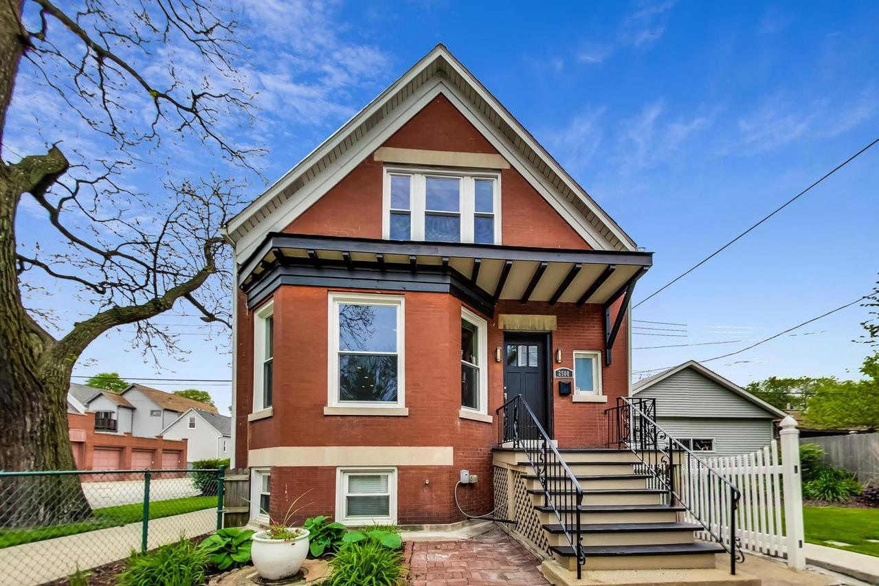 2500 N Francisco Ave., Chicago, IL 60647