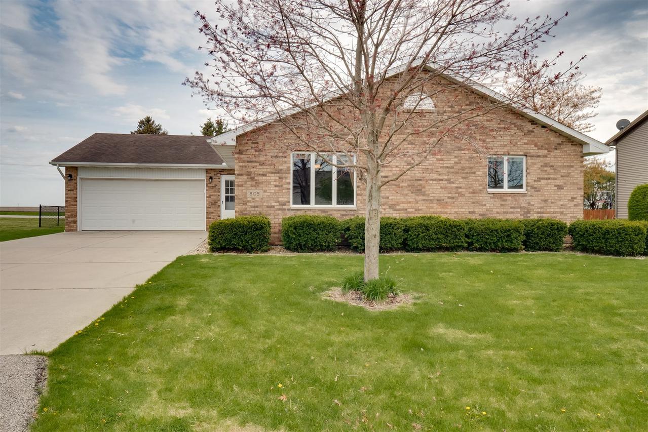 805 Hollie Dr., Heyworth, IL 61745