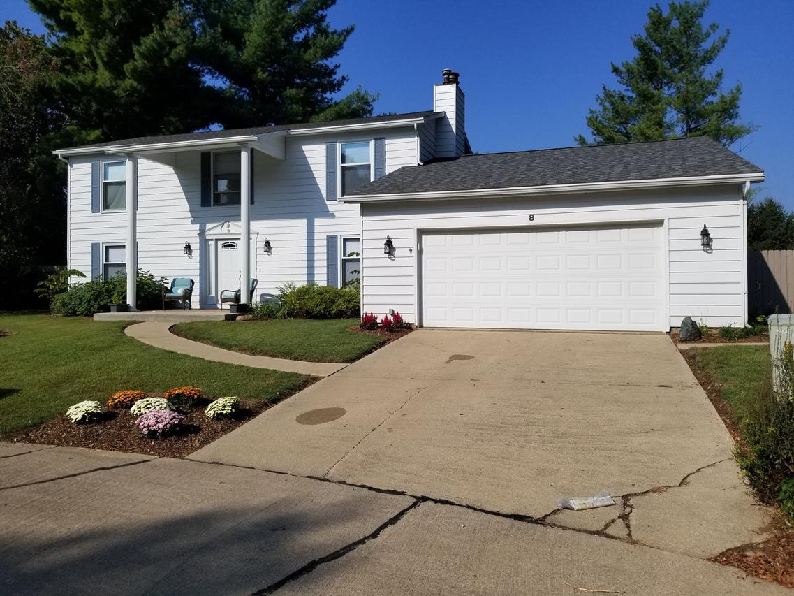 8 Clover Leaf Ct., Savoy, IL 61874