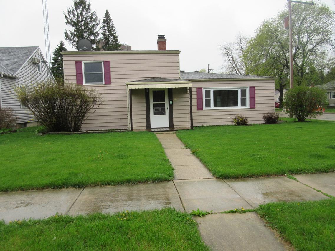 504 E Roosevelt St., Dekalb, IL 60115