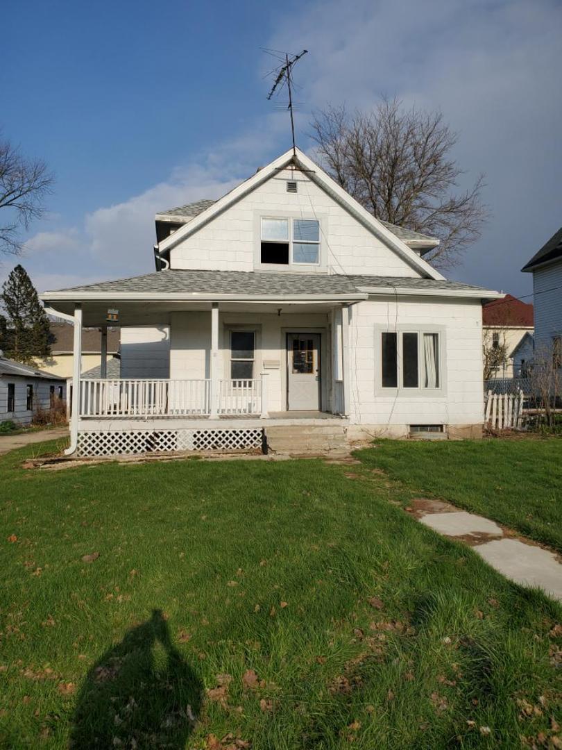 1247 S Oak Ave., Freeport, IL 61032