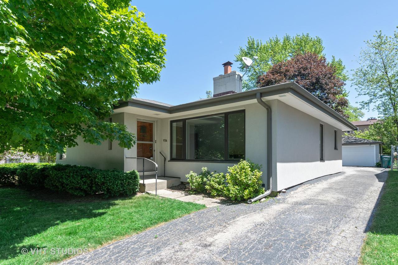 934 Cornell St., Wilmette, IL 60091
