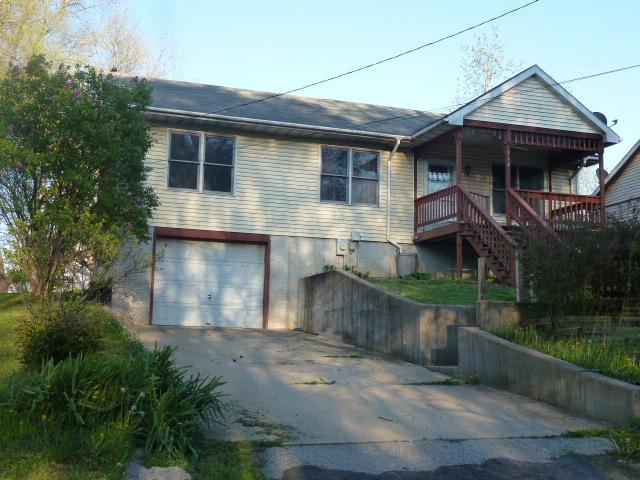 718 N Mulberry St., Clinton, IL 61727