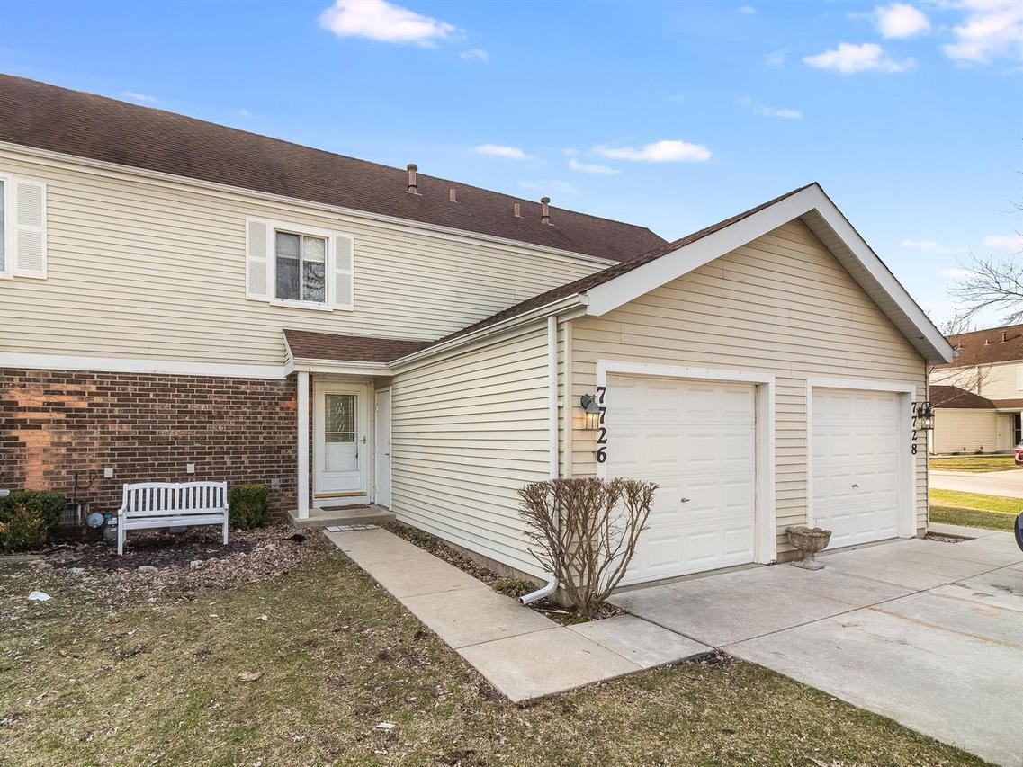 7726 Bolton Way, Hanover Park, IL 60133