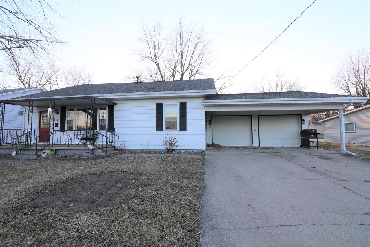919 N Cain St., Clinton, IL 61727