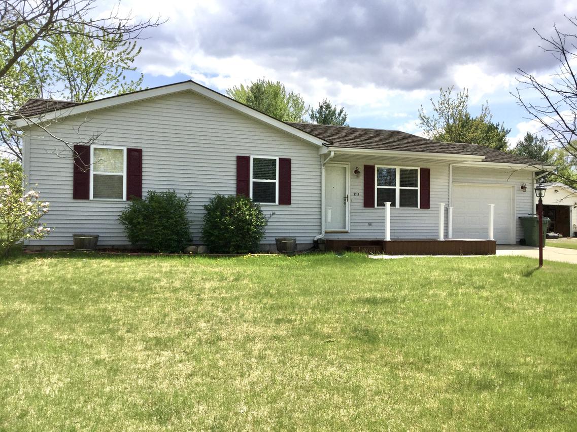 2113 Robin Rd., Mahomet, IL 61853