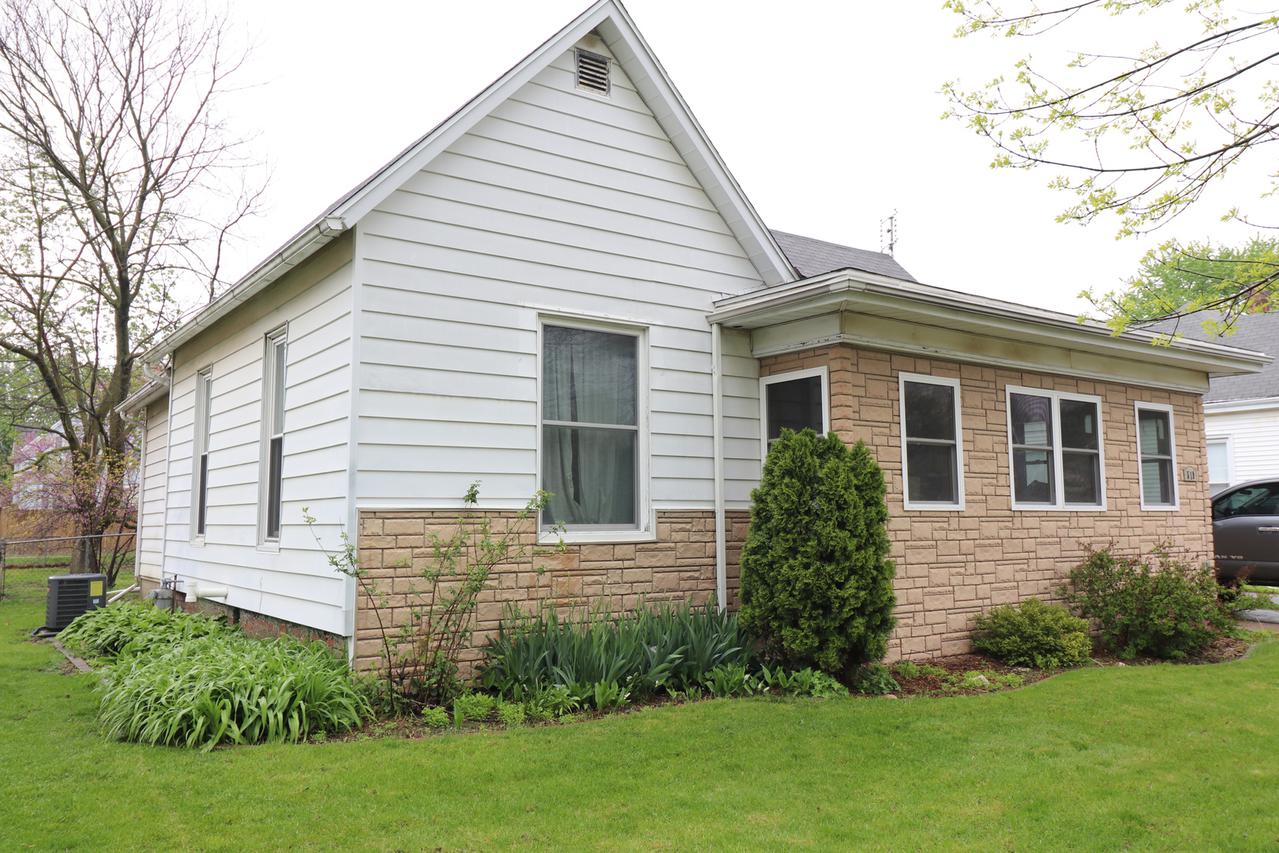 519 W Main St., Clinton, IL 61727