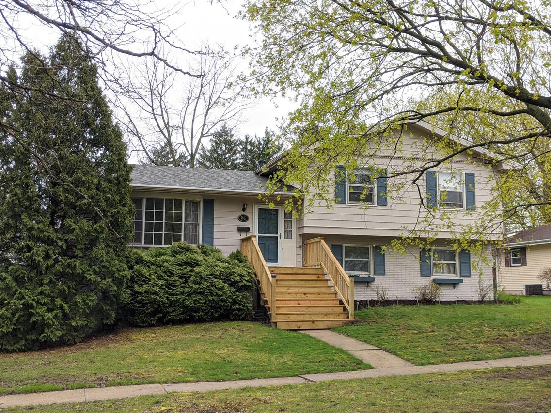 1807 Ridge Dr., Freeport, IL 61032