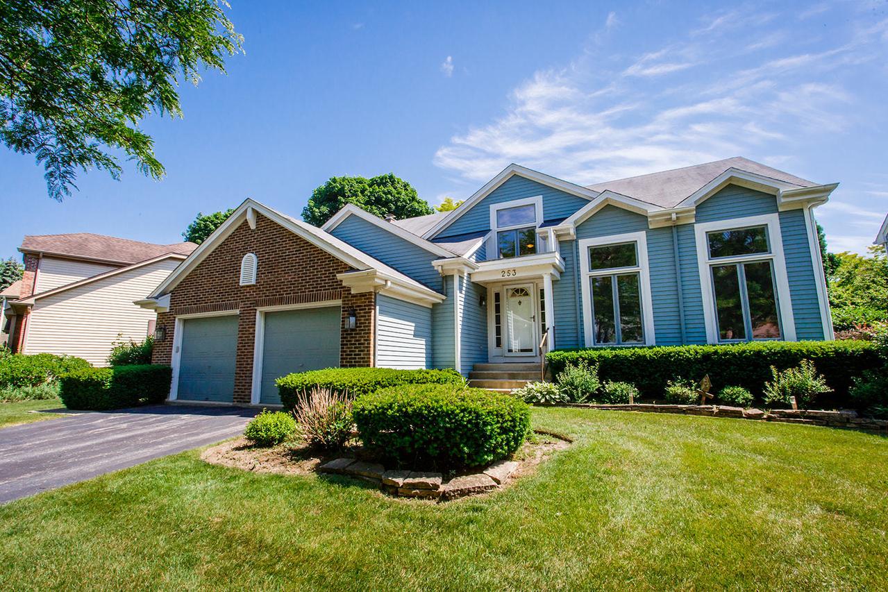 253 Southfield Dr., Vernon Hills, IL 60061