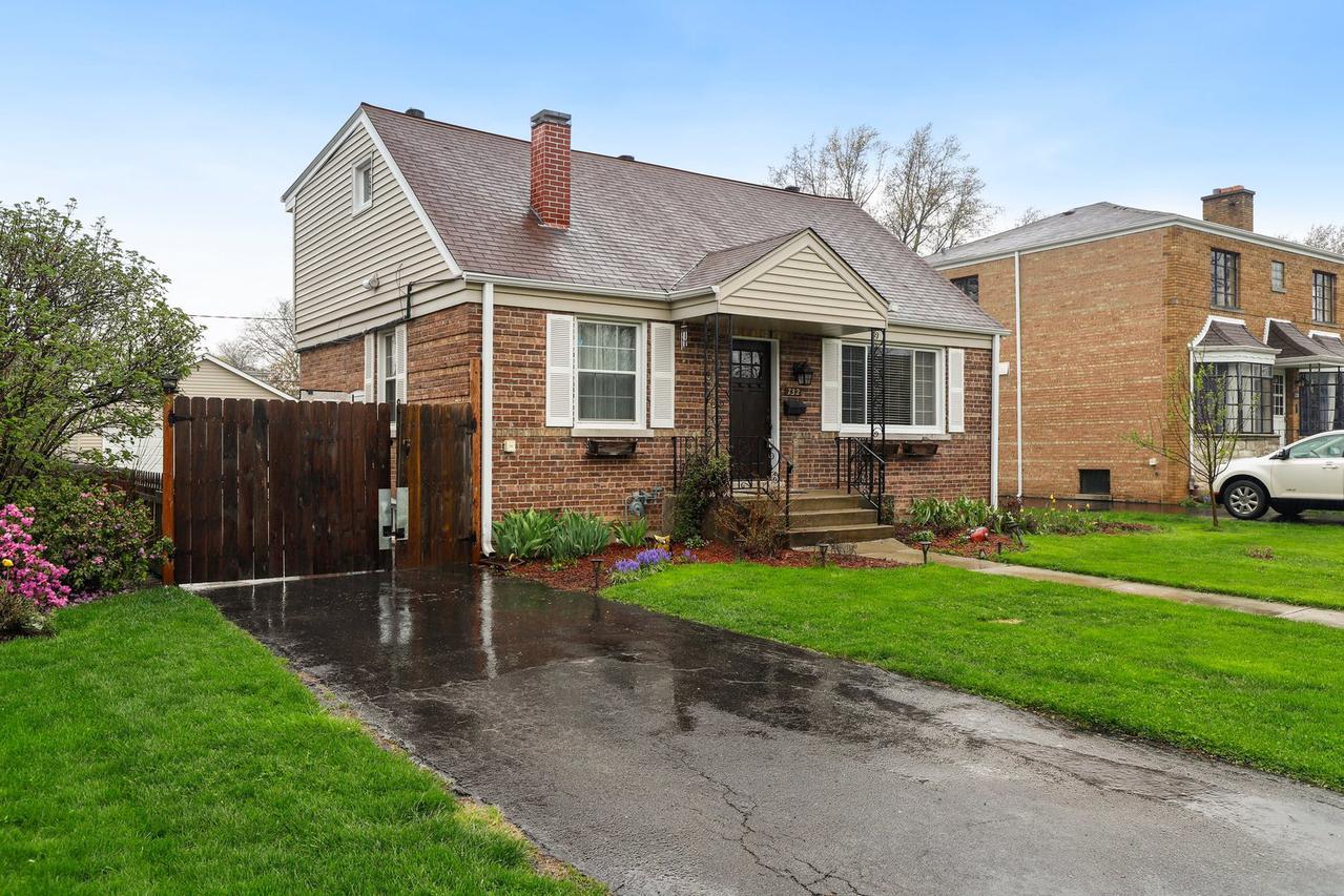 732 7th Ave., La Grange, IL 60525