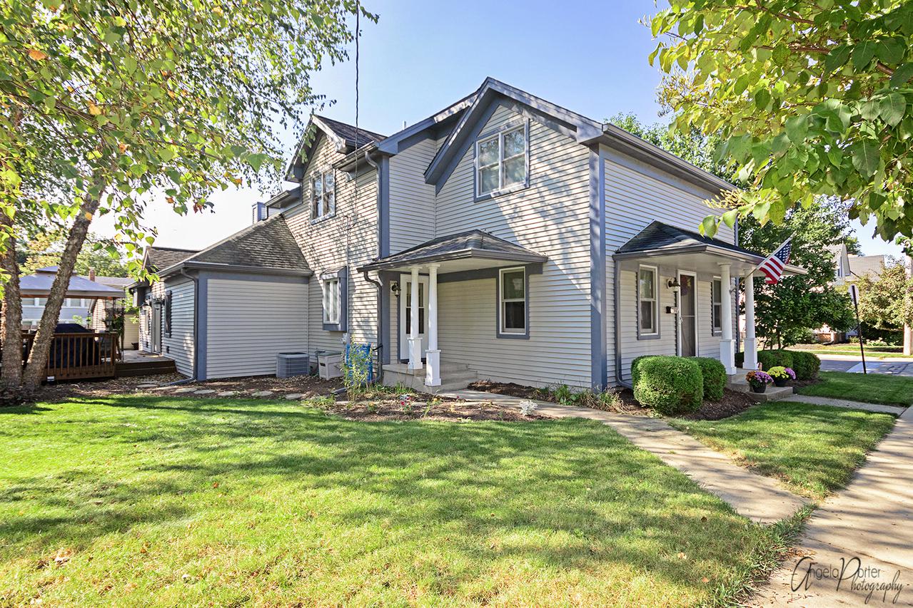 202 North St., East Dundee, IL 60118